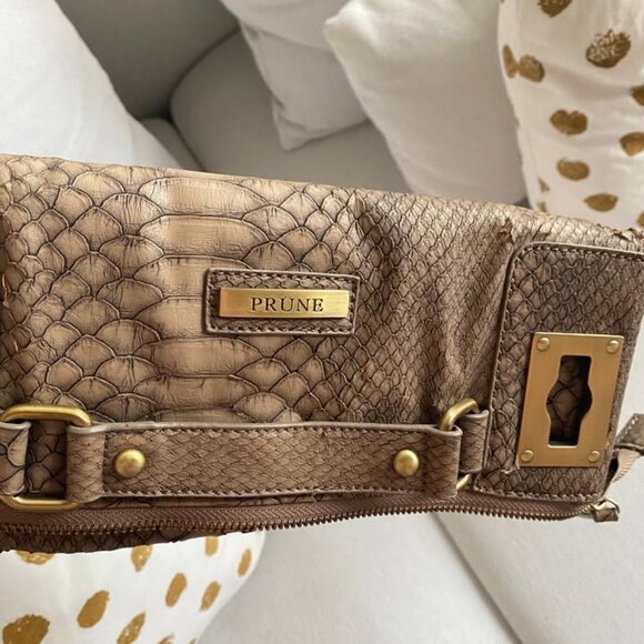 PRÜNE Leather Fold over Clutch - Picture 4 of 5